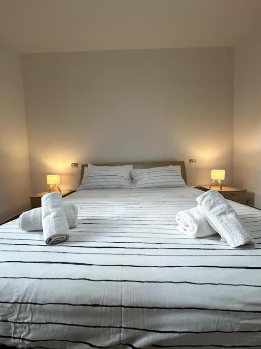 Comfy Apartment In Lecco 2 Luaran gambar