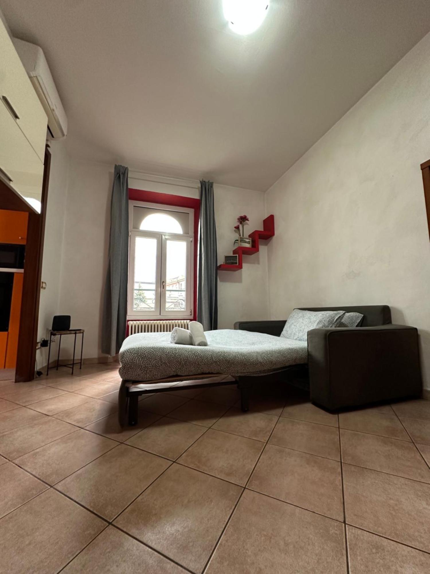 Comfy Apartment In Lecco 2 Luaran gambar